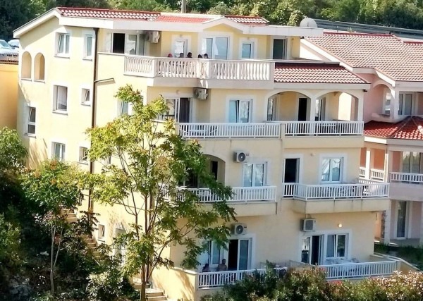 Apartmani i sobe Villa Arizona